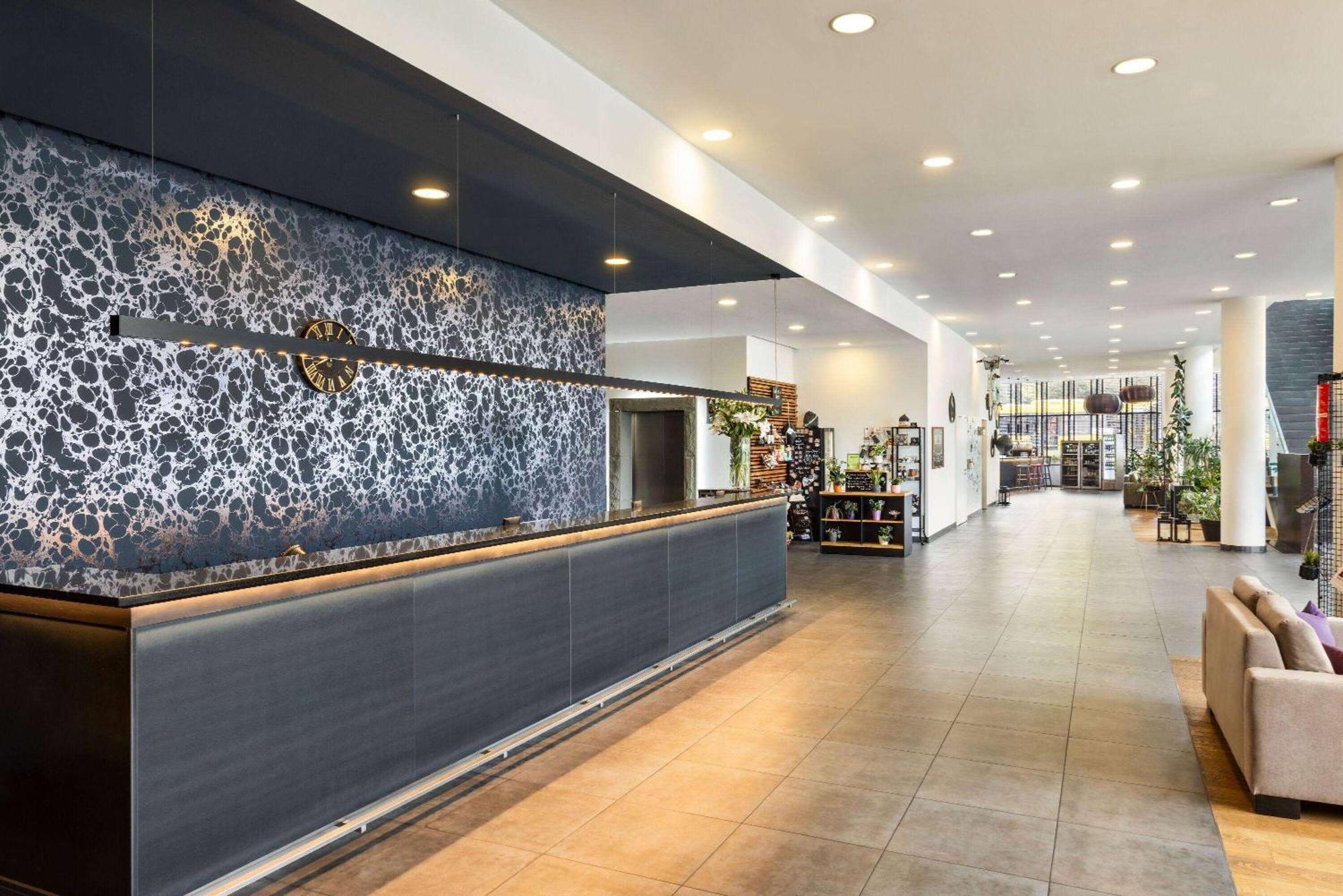 Vienna House Easy By Wyndham Katowice Hotel Exterior photo